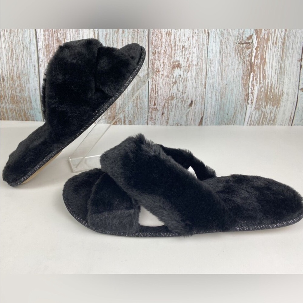 Totes toasties women’s memory foam slippers, black faux fur thong style size 8-9